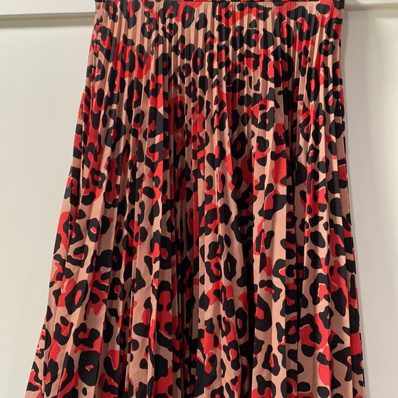 Closet London Red leopard cheetah pleated skirt us8 - Picture 9 of 12
